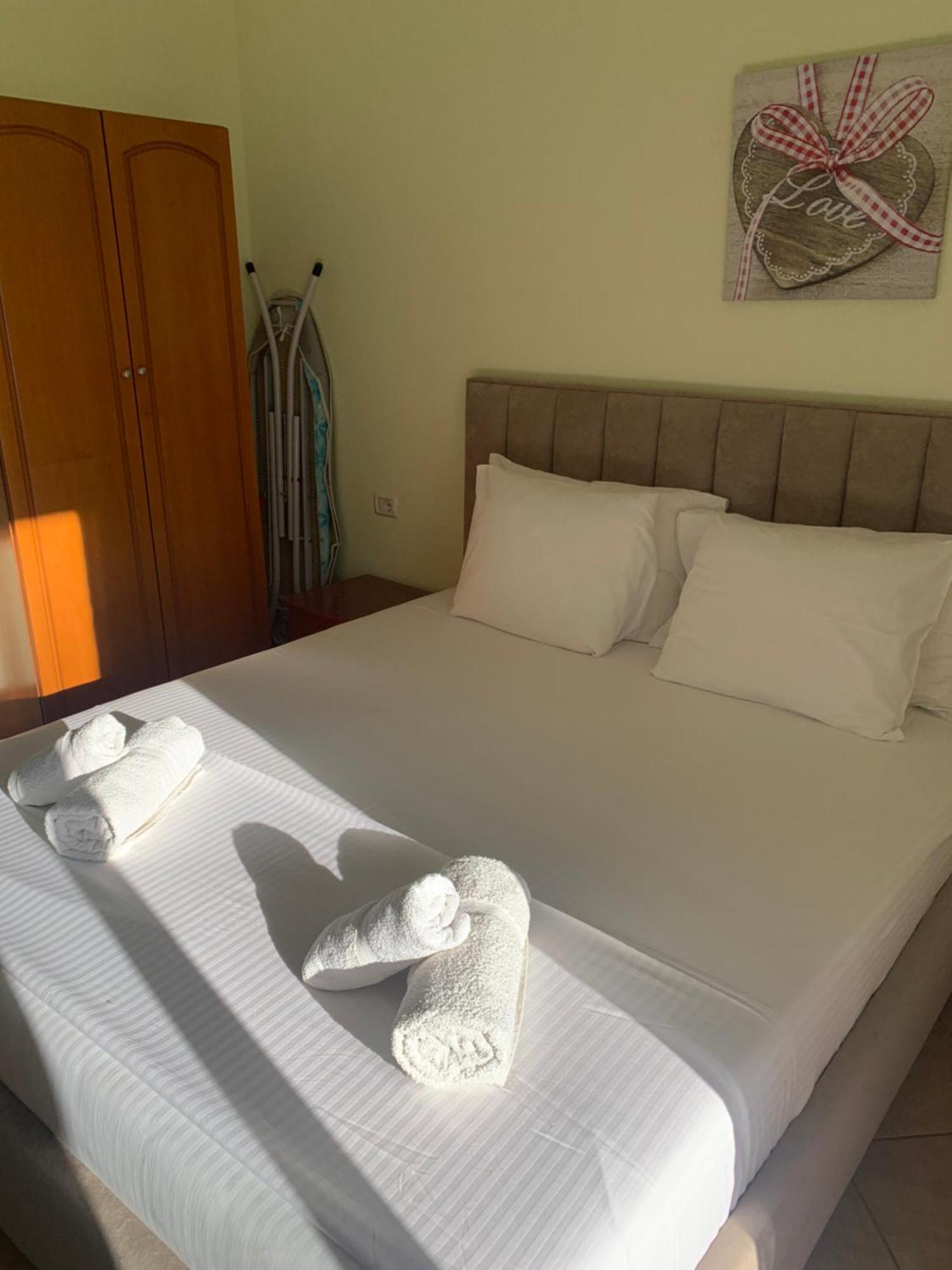 Guest - Sea Breeze Apartments Sarandë Exterior foto
